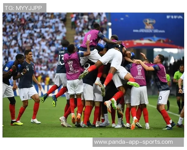 足球巨星对决选你所爱球员壁纸精选精彩瞬间展示